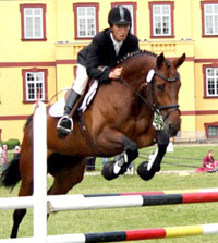 Andreas Brandt wurde seiner Favoritenrolle gerecht und holte sich den Landestitel mit Escada JS.